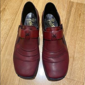 Rieker Burgundy red clog  leather slip on clog comfortable work shoe 38/7